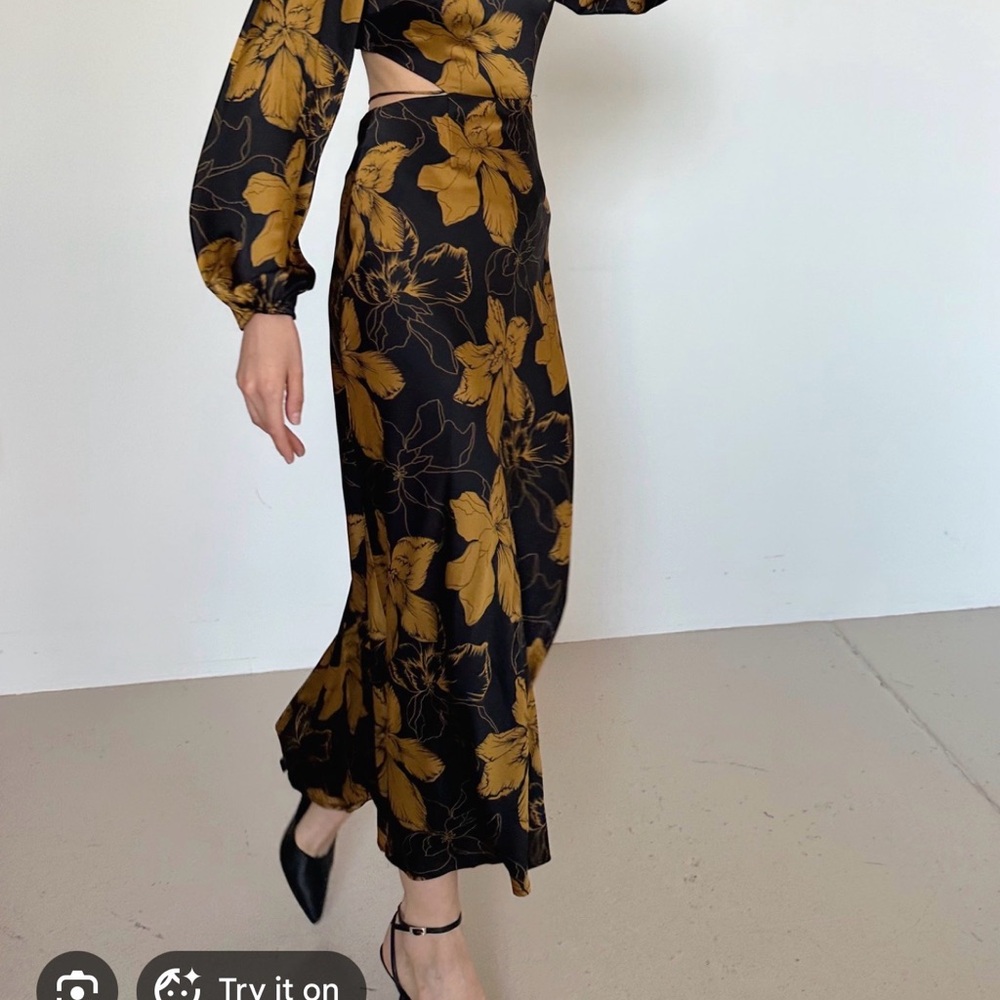 Astr Black and Gold Floral Long Sleeve Dress - Picture 2 of 5